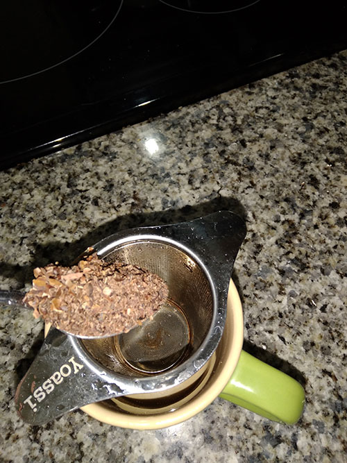 Cacao Tea: Cacao Bean Hulls. Healthy and Caffeine Free.